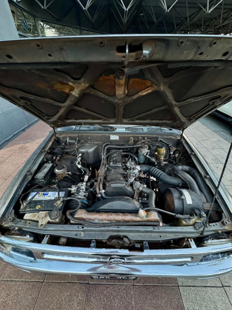 Toyota Hilux  2.4 CABINA DOBLE 4X2 M/T — foto 7